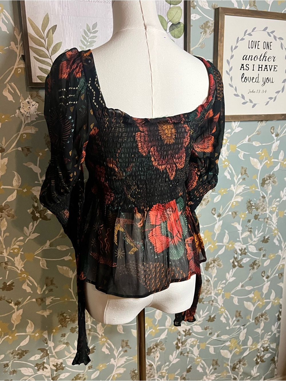 Farm Rio Blouse - Size XS - Picture 8 of 11